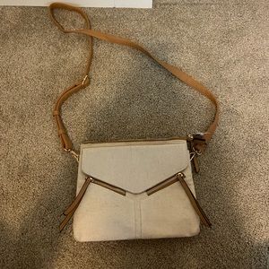 New with tags Francesca’s cross body bag with pockets